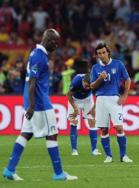 Balotelli gây thất vọng khi người Ý hi vọng ở anh nhiều nhất.